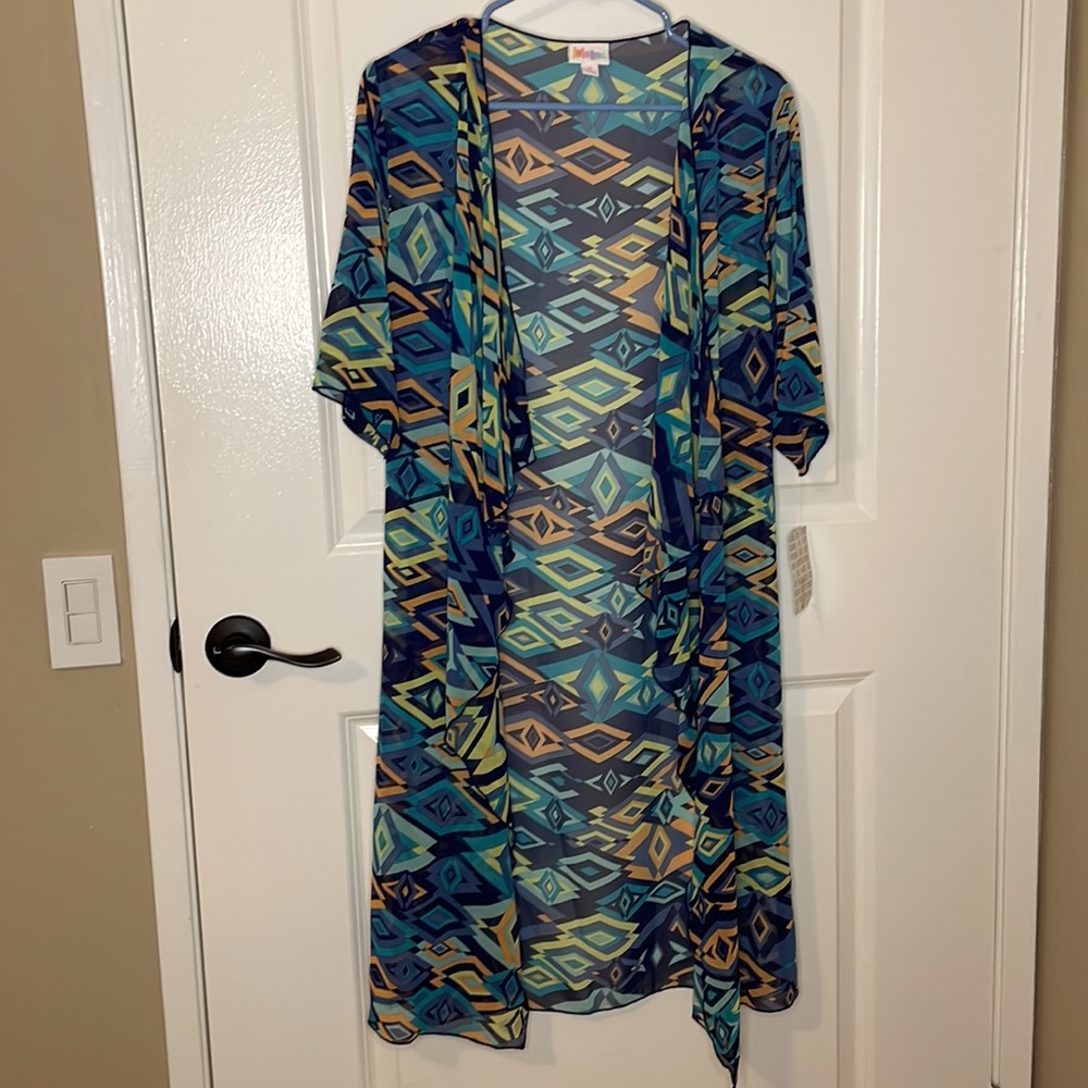 Ladies NWT LuLaRoe sheer, open front kimono duster. Size S Cute coverup